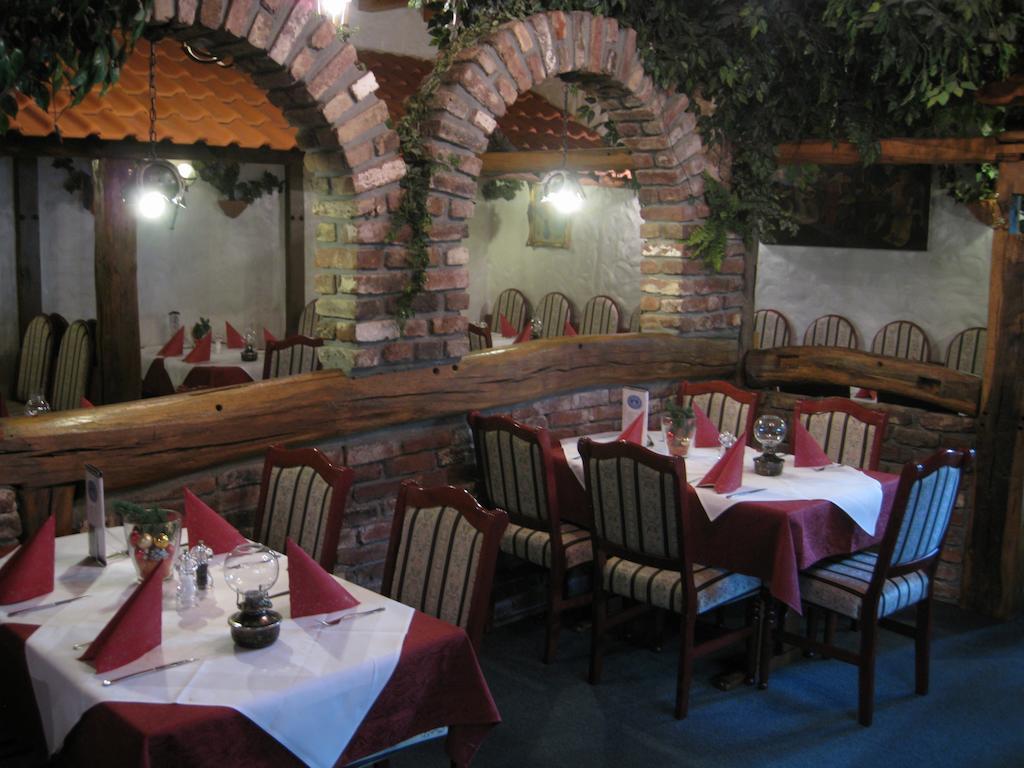 Hotel Restaurant "Waldschaenke" Wassenberg Exterior photo